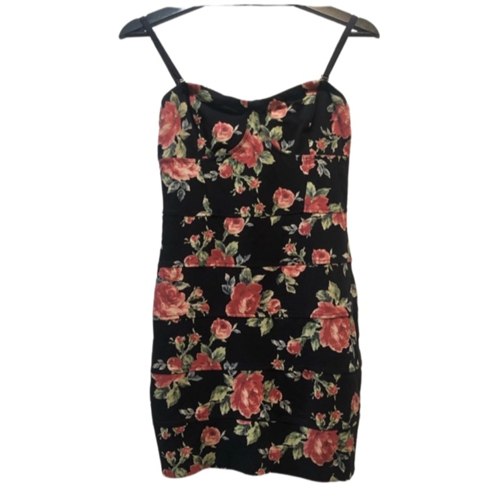 Aritzia Talula Black Flowered Bodycon Dress
